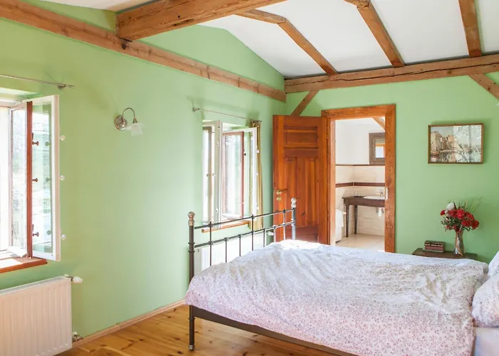 度假居 Fuer Eine Grosse Familie Oder Eine Gruppe Von Freunden By Interhome