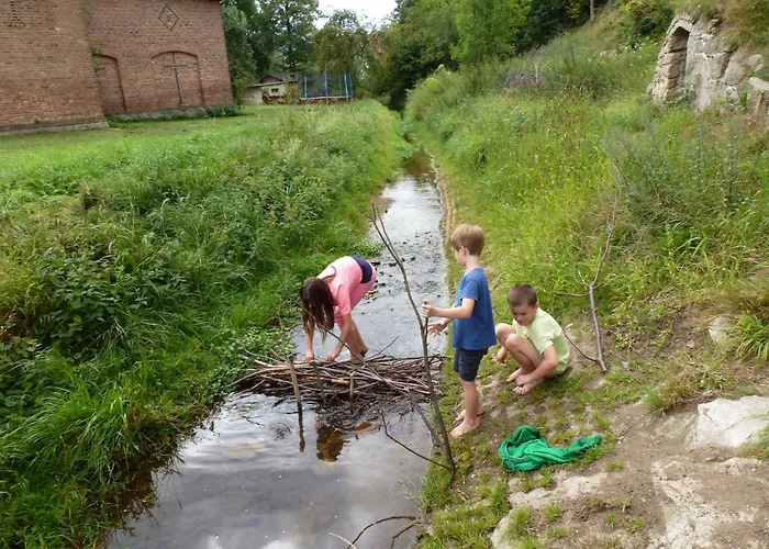 Tatil Evi Fuer Eine Grosse Familie Oder Eine Gruppe Von Freunden By Interhome Janowice Wielkie